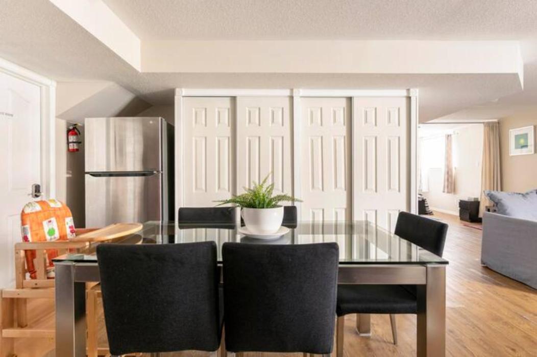 Self Check-In Spacious Apartment With Full Kitchen أوتاوا المظهر الخارجي الصورة