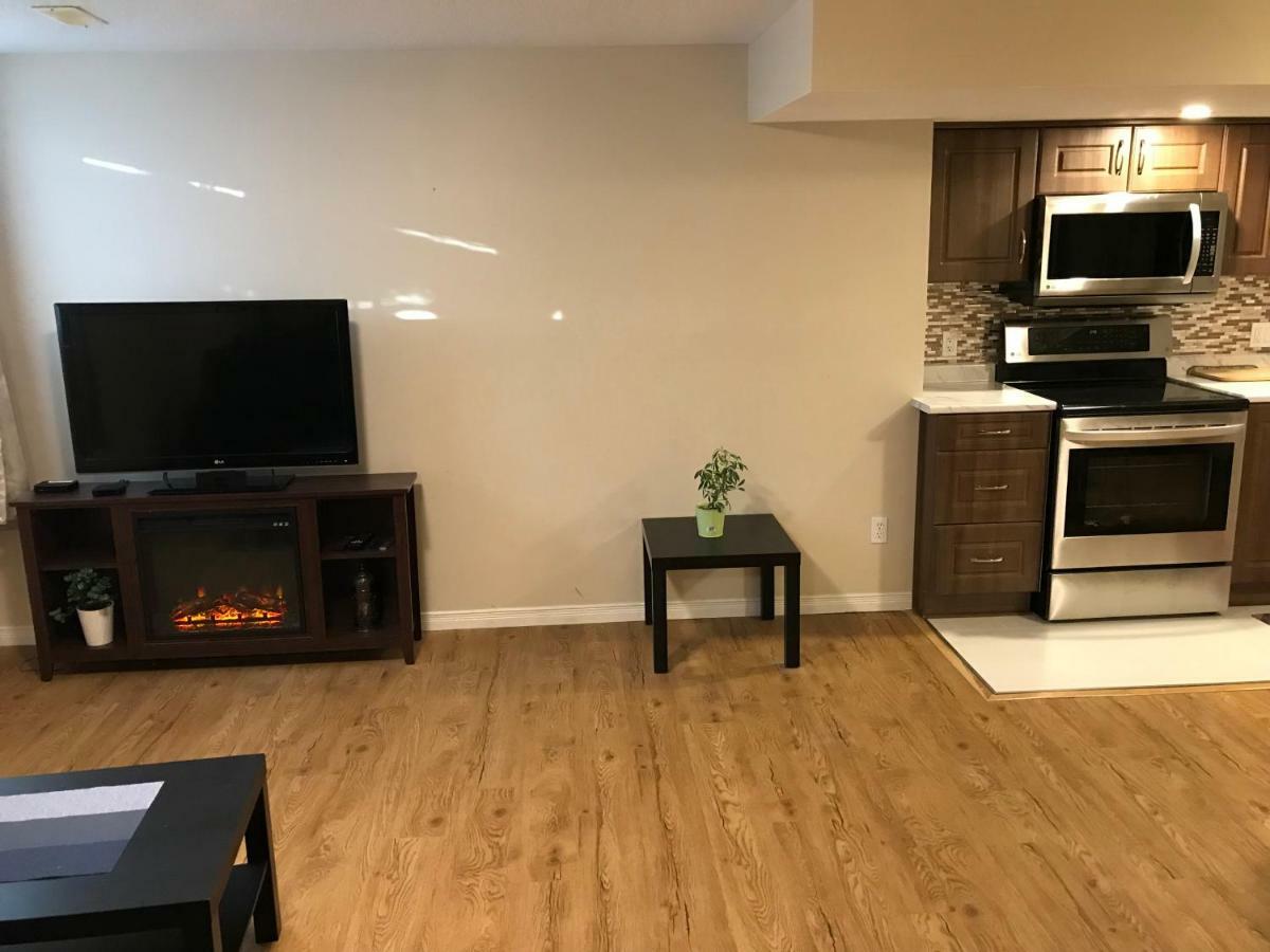Self Check-In Spacious Apartment With Full Kitchen أوتاوا المظهر الخارجي الصورة