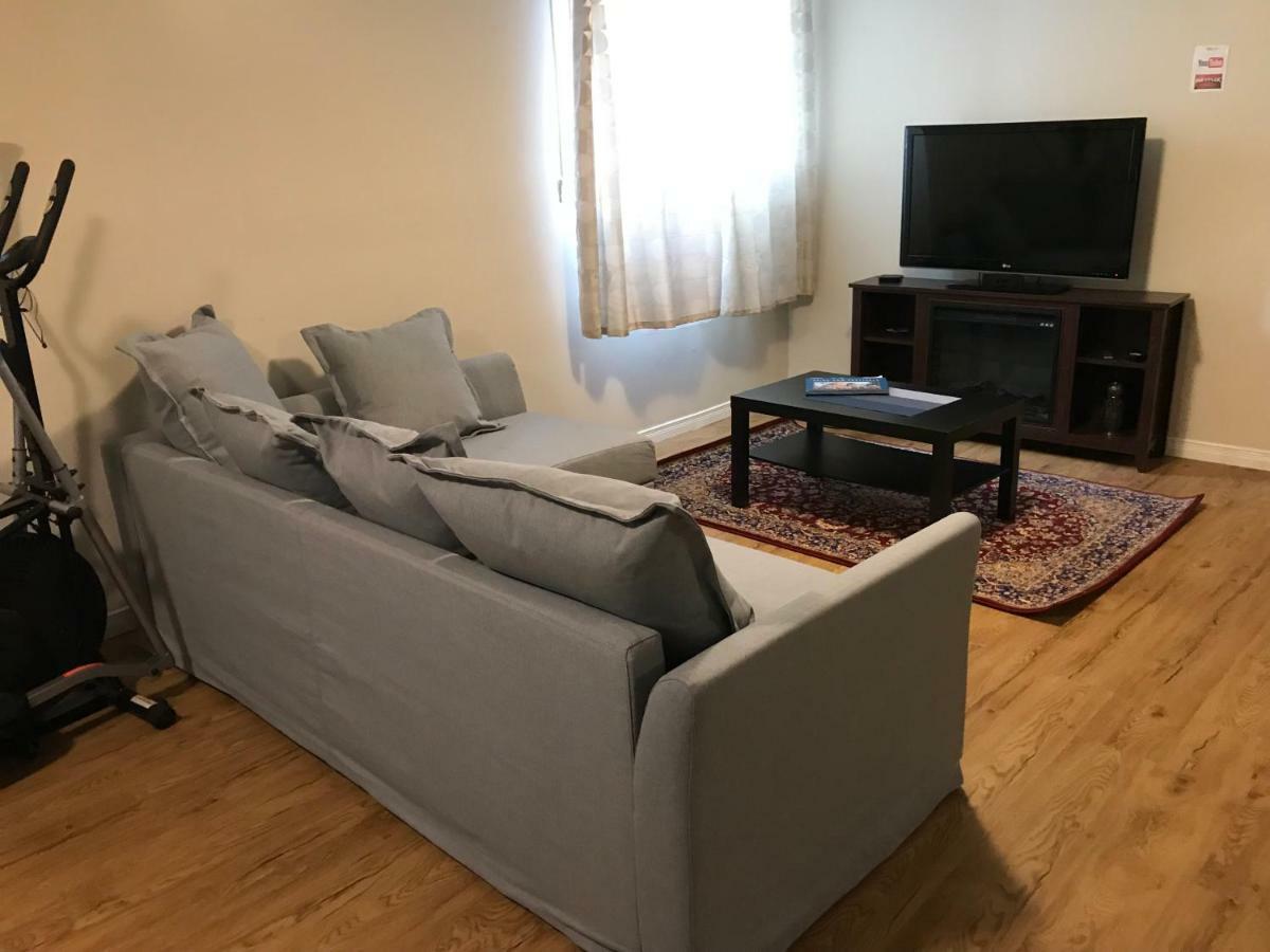 Self Check-In Spacious Apartment With Full Kitchen أوتاوا المظهر الخارجي الصورة