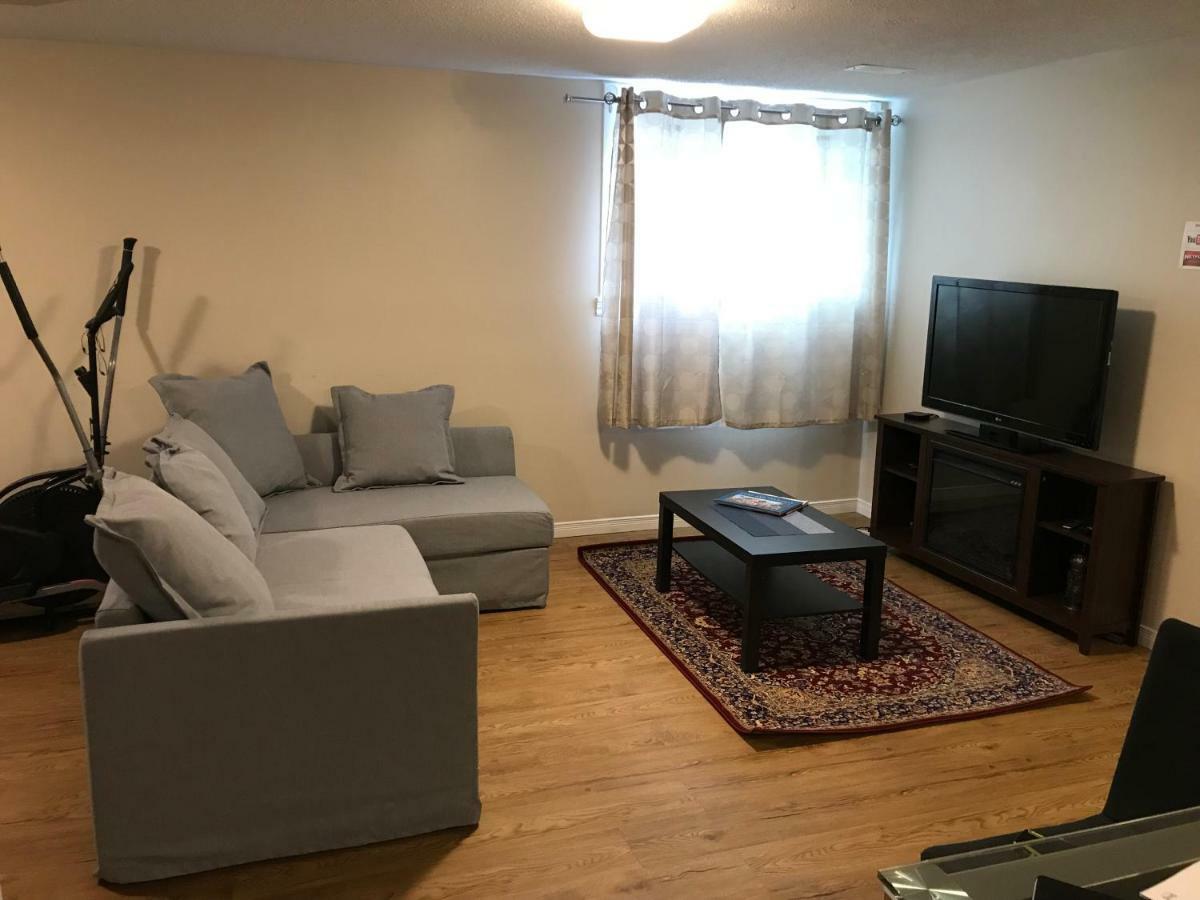 Self Check-In Spacious Apartment With Full Kitchen أوتاوا المظهر الخارجي الصورة
