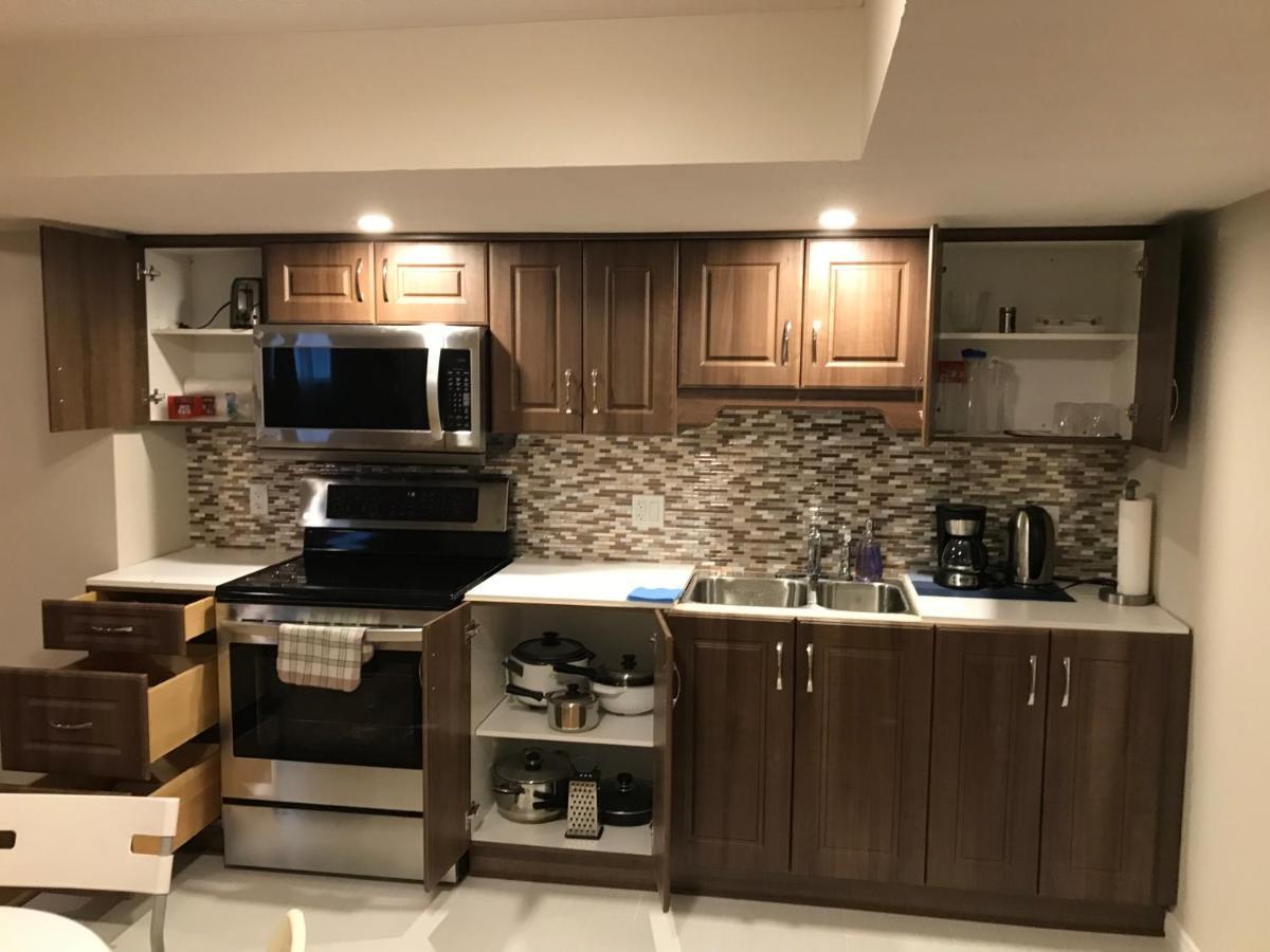 Self Check-In Spacious Apartment With Full Kitchen أوتاوا المظهر الخارجي الصورة